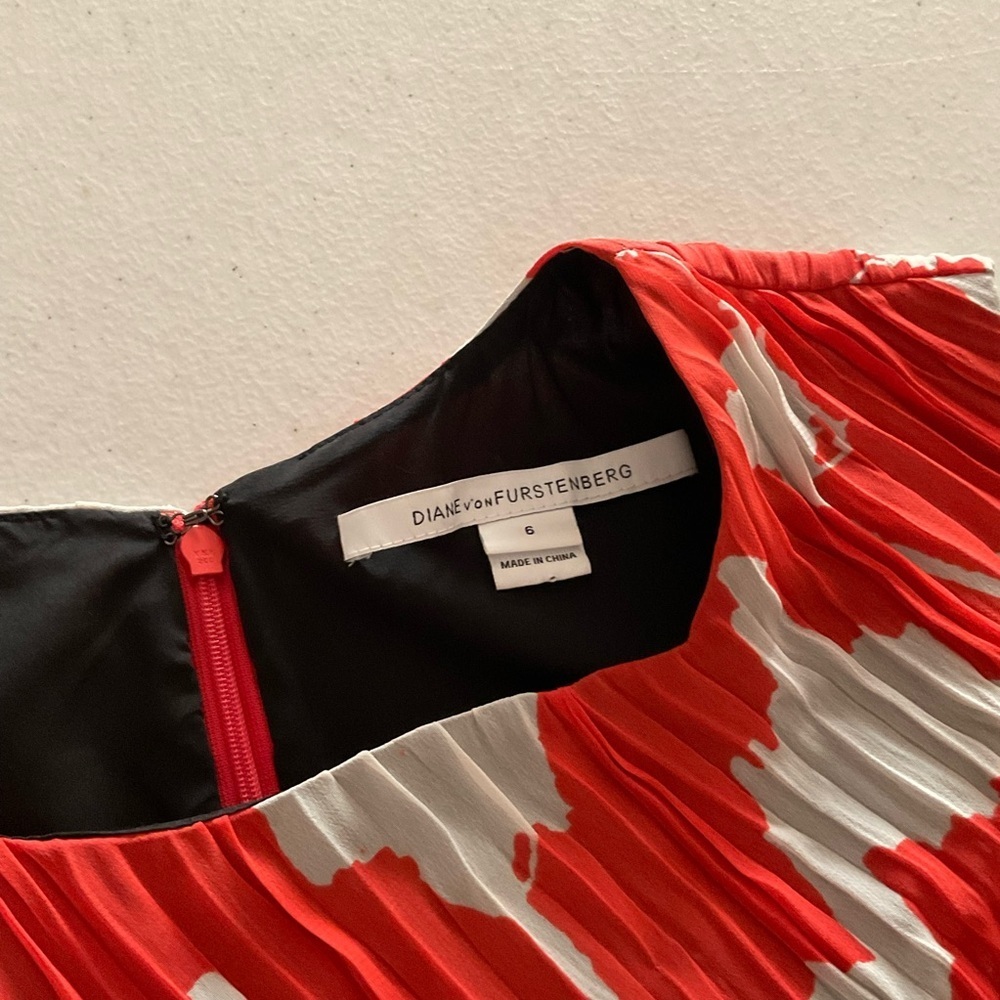 Diane Von Furstenberg “Akeelah” Dress Mini Red-Orange/Black Floral Ruched Size 6 - Picture 9 of 14